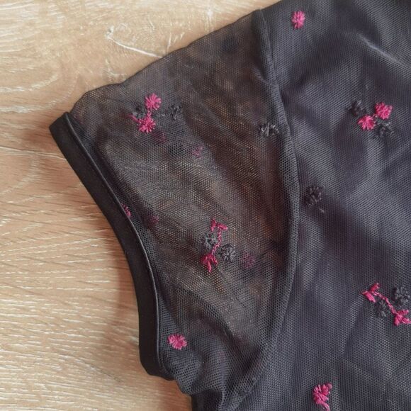 90s Y2K Mesh Embroidery Crop Short Sleeve Tee Baby Tee Vday - Picture 4 of 5